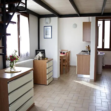 With Balcony Views Appartamento *