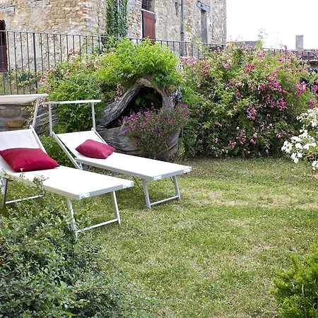 Apartmán With Balcony Views