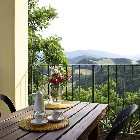 With Balcony Views Appartamento *