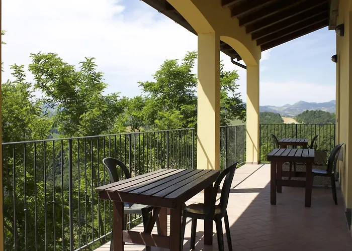 With Balcony Views Апартаменты Sassoleone